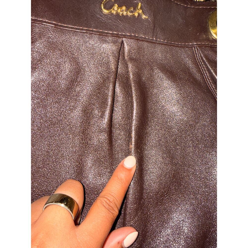 Chic Coach Dark Brown Leather Shoulder Bag - Picture 4 of 10